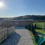 Apartment Romantic Jacuzzi Hideaway Near Heviz Rezi