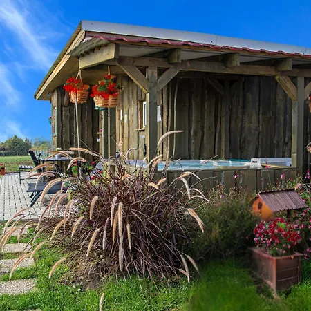 Apartment Romantic Jacuzzi Hideaway Near Heviz *