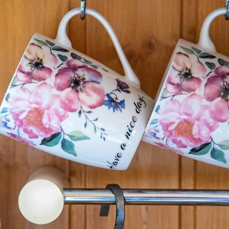 Апартаменты Romantic Jacuzzi Hideaway Near Heviz Rezi