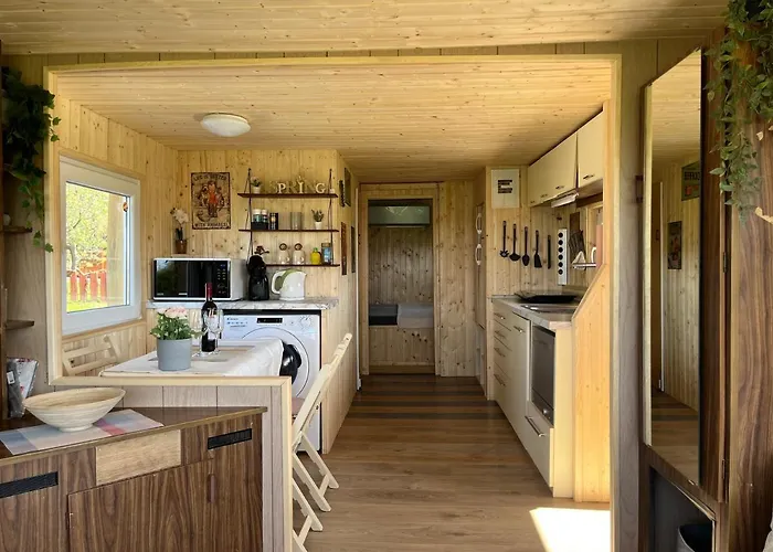 Romantic Jacuzzi Hideaway Near Heviz Апартаменты *