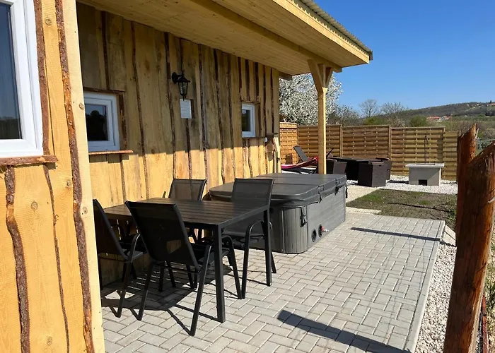 Lägenhet Romantic Jacuzzi Hideaway Near Heviz