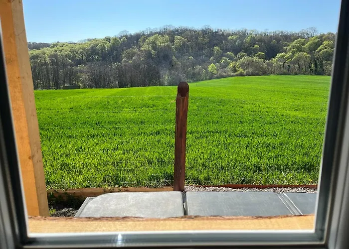 Romantic Jacuzzi Hideaway Near Heviz *