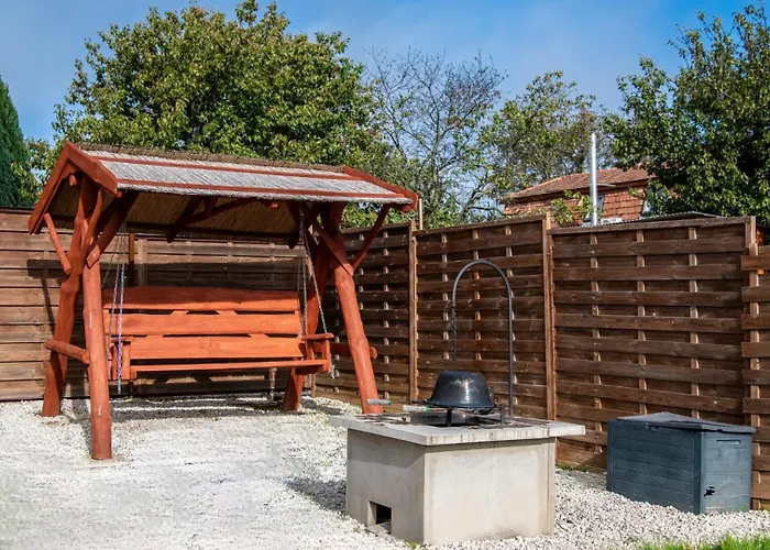 Romantic Jacuzzi Hideaway Near Heviz