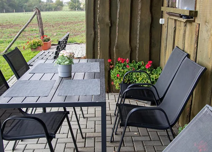 Апартаменты Romantic Jacuzzi Hideaway Near Heviz