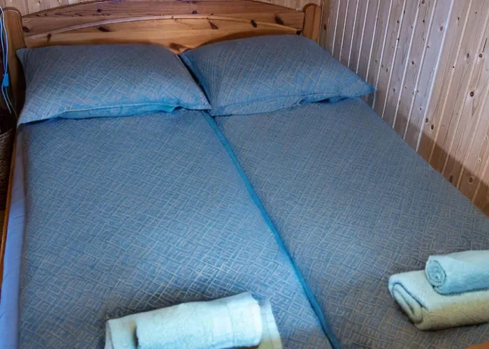 Romantic Jacuzzi Hideaway Near Heviz Rezi